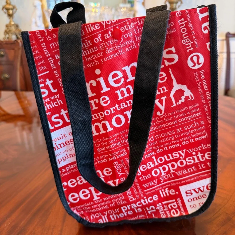 NEW Lululemon Small Reusable Shopper Bag Red Typography Print